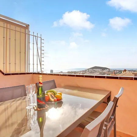 Floor, Sea View, Huge Terrace, Heated Pool, Garage Apartment Los Cristianos (Tenerife)