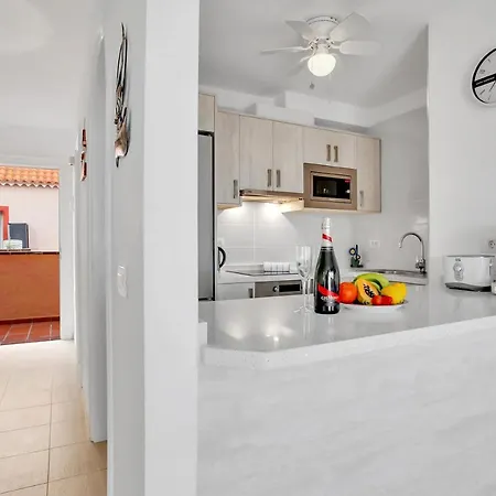 Floor, Sea View, Huge Terrace, Heated Pool, Garage * Los Cristianos (Tenerife)