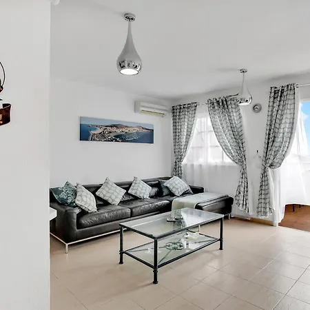 Apartmán Floor, Sea View, Huge Terrace, Heated Pool, Garage *